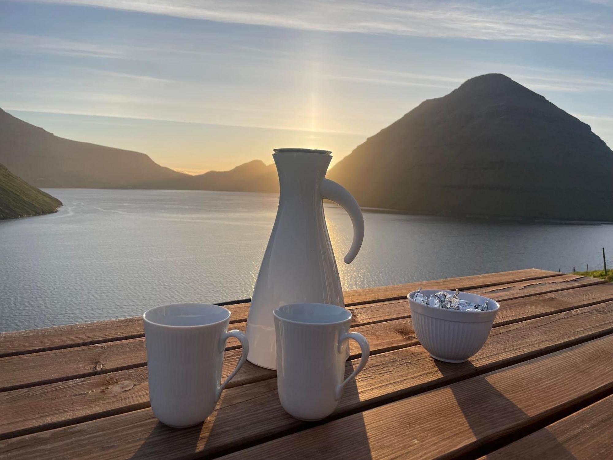 Unique Sea & Landscape View And Spacious Apartment Klaksvík Zewnętrze zdjęcie