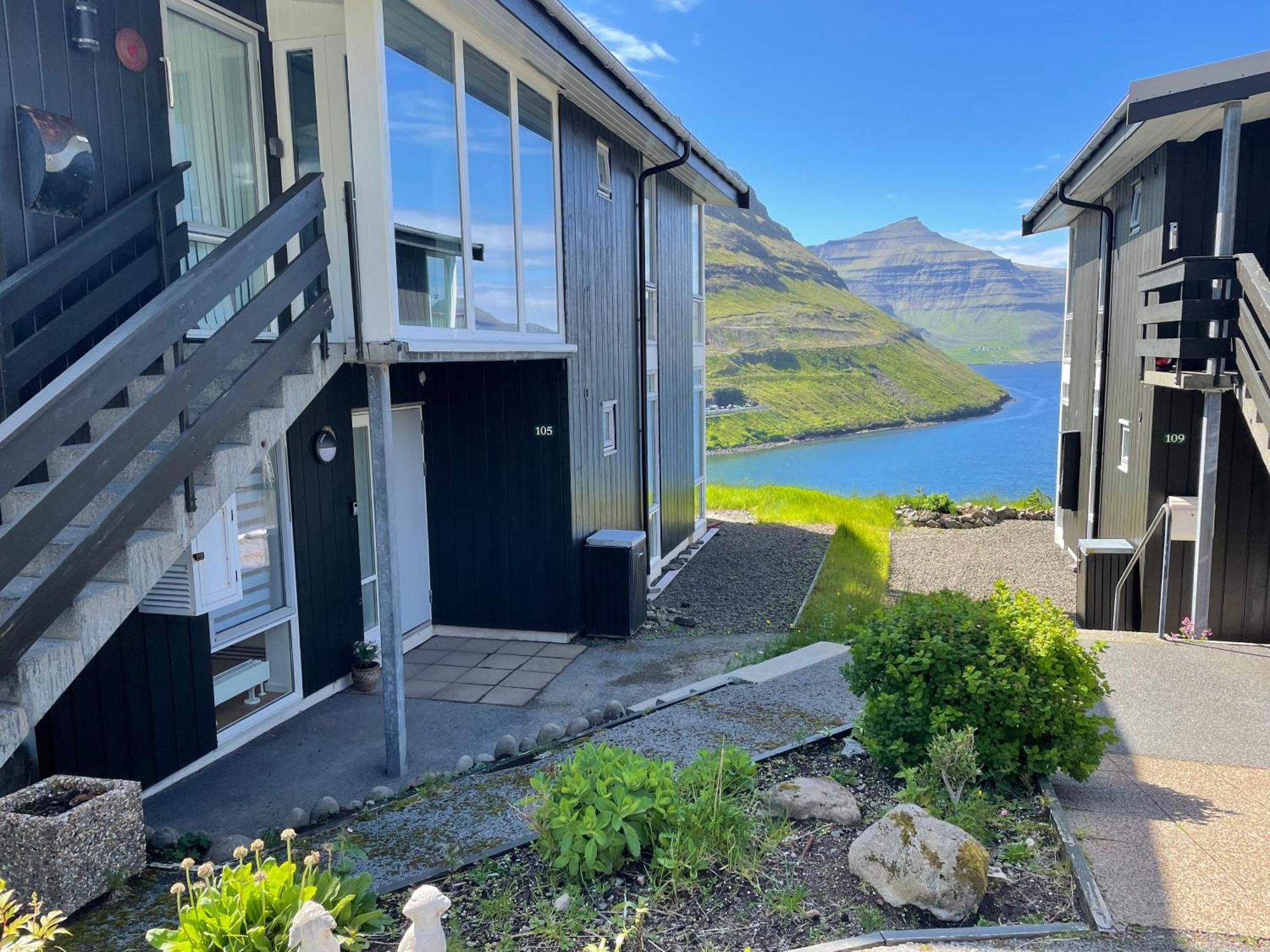 Unique Sea & Landscape View And Spacious Apartment Klaksvík Zewnętrze zdjęcie