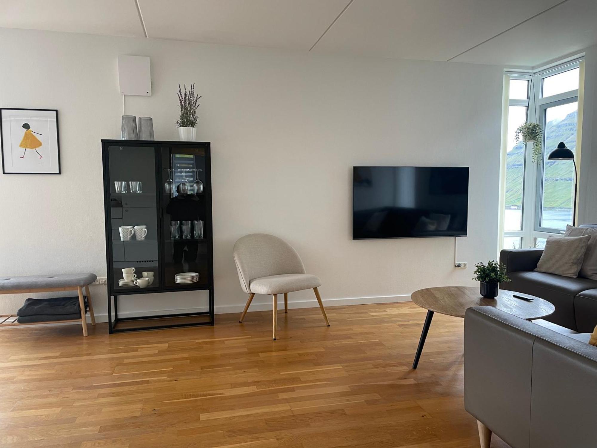 Unique Sea & Landscape View And Spacious Apartment Klaksvík Zewnętrze zdjęcie